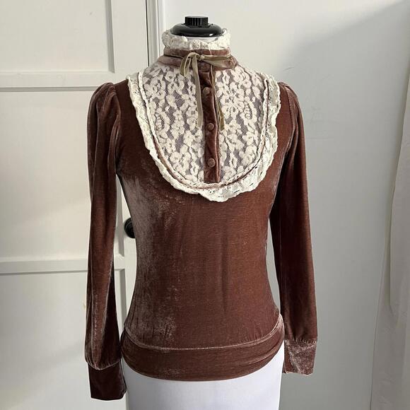 La vie en rose Tops - Vintage La Vie en Rose Victorian Velvet Blouse Brown Lace Collar High Neck Goth